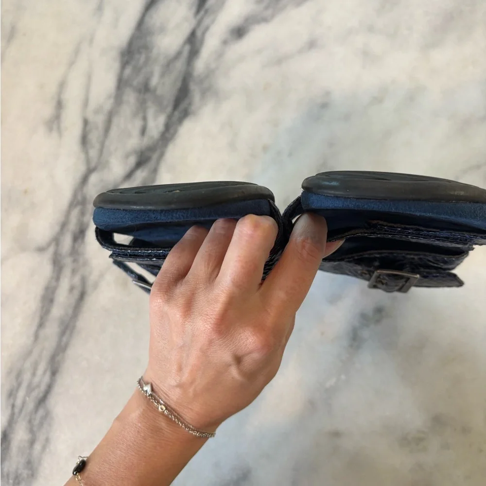 Vionic Snakeskin Skylar Slide Sandals in Navy Sz 7 - Picture 4 of 5